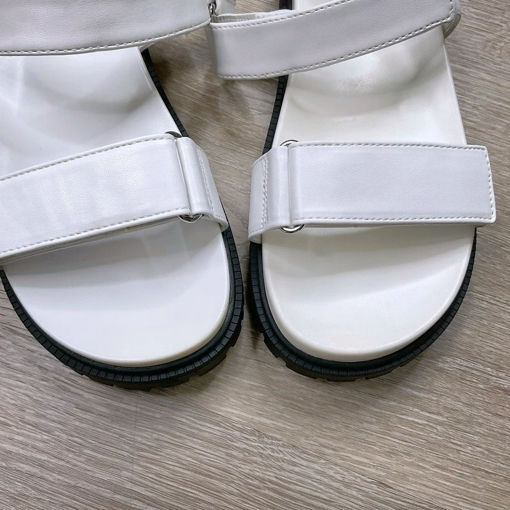 Unisa Sandals Women Size 8 White Strappy Flat Platform Faux Leather NWOB